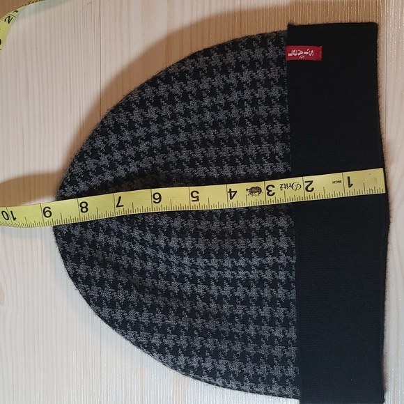 Levi's Men's Black and Gray Jersey Hat - Picture 5 of 6